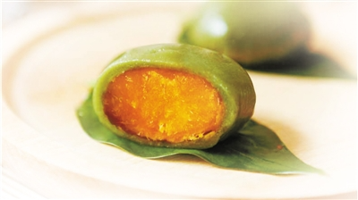 水果馅、肉松蛋黄馅……颠覆传统的网红青团能否得到市场认可？